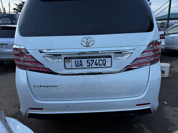 Toyota Alphard 2010 White