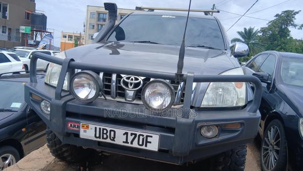 Toyota Land Cruiser Prado 2009 Gray