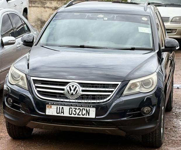 Volkswagen Tiguan S 2010 Black