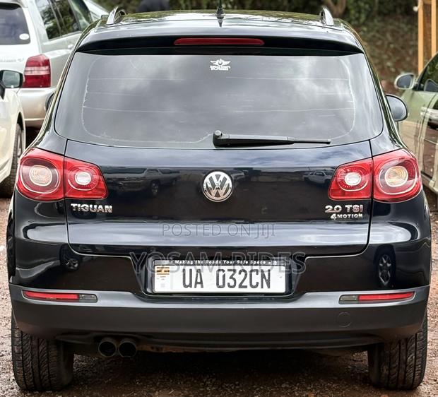 Volkswagen Tiguan S 2010 Black