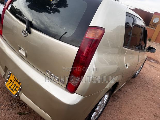 Toyota Opa 2004 Gold