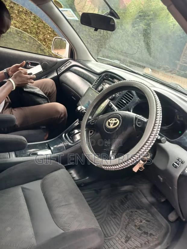 Toyota Kluger 2006 Silver