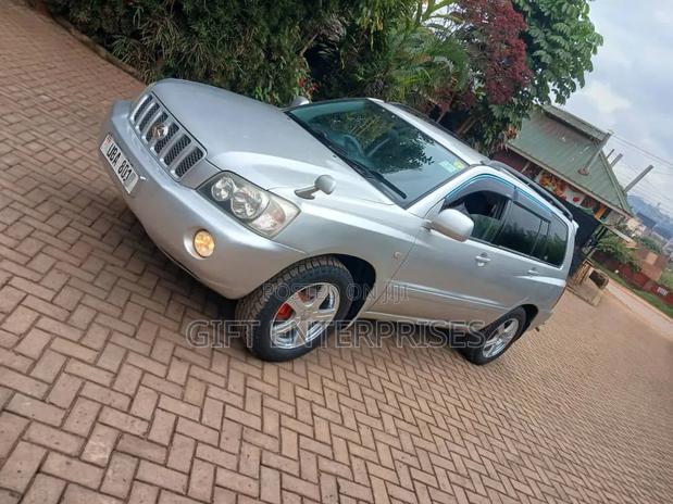 Toyota Kluger 2006 Silver