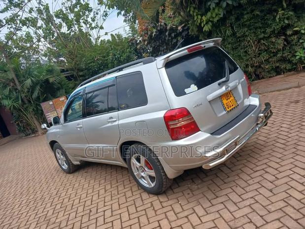 Toyota Kluger 2006 Silver