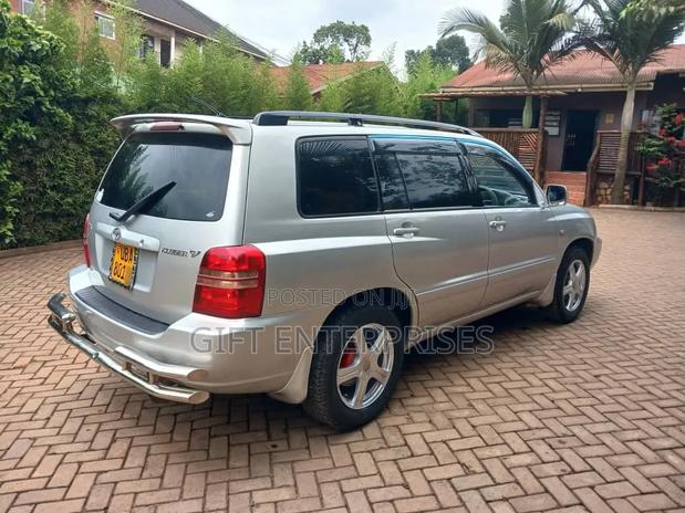 Toyota Kluger 2006 Silver