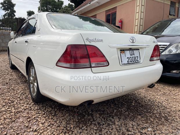 Toyota Crown 2008 White