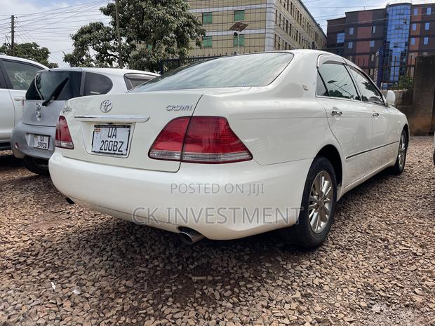 Toyota Crown 2008 White