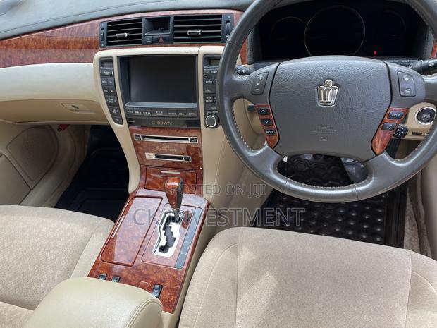 Toyota Crown 2008 White