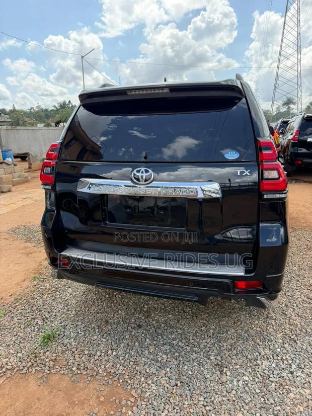 Toyota Land Cruiser Prado 2.7 2018 Black