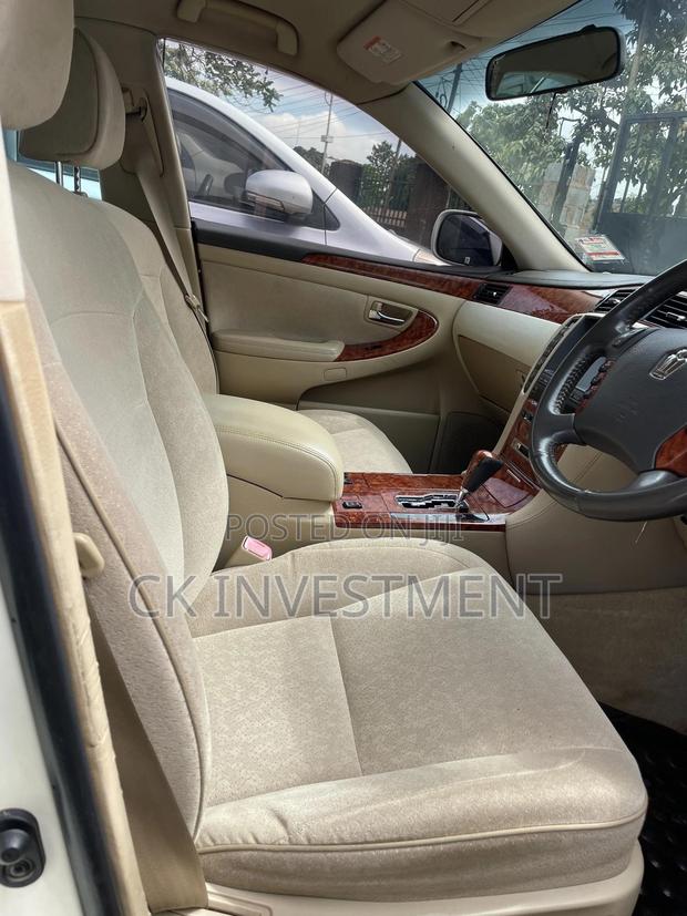 Toyota Crown 2008 White