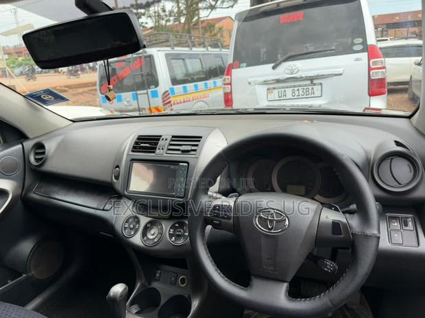 Toyota Vanguard 2010 Black