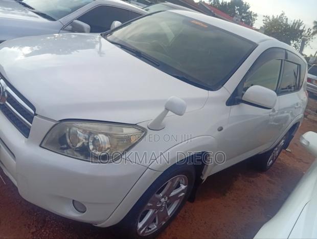 Toyota RAV4 2.0 VVT-i 2008 White