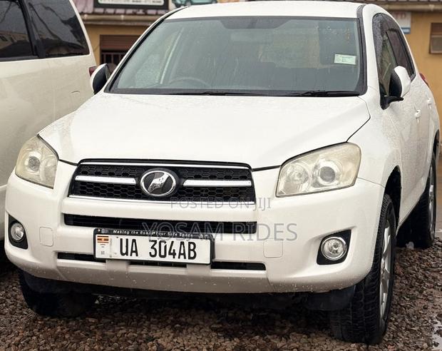 Toyota RAV4 4x4 2009 White