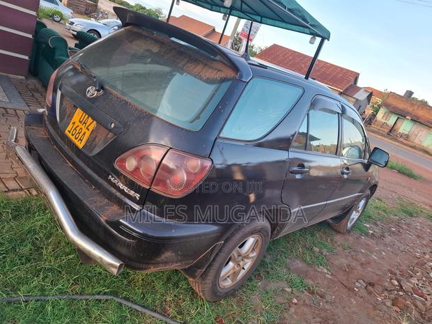 Toyota Harrier 2000 Black