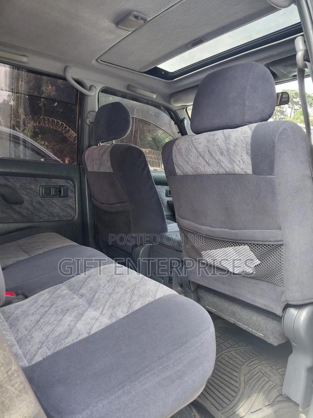 Toyota Land Cruiser Prado 2000 Pearl