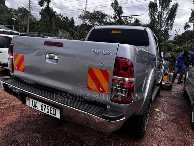 Toyota Hilux 2007 Silver