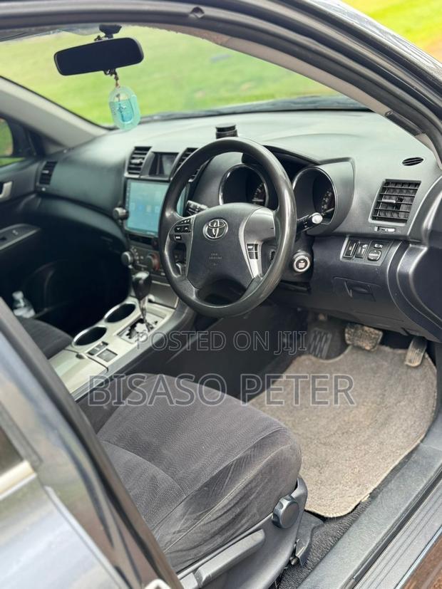 Toyota Kluger 2013 Blue