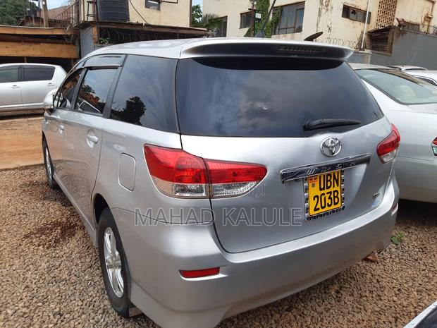 Toyota Wish 2010 Silver
