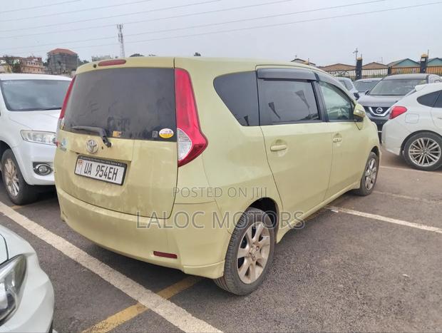 Toyota Passo Sette 1.5 FWD 2012 Green
