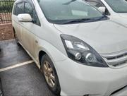 Toyota ISIS 1.8 L 2WD 2012 White for sale