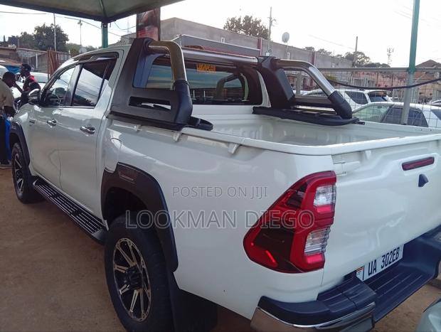 Toyota Hilux Revo Double Cab Deisel 2.8 RWD 2017 White