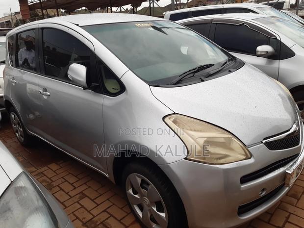 Toyota Ractis 2008 Silver