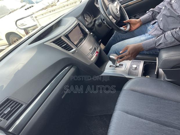 Subaru Outback 2011 Silver