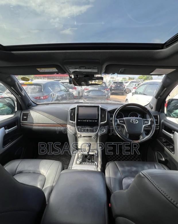 Toyota Land Cruiser 2018 Gray