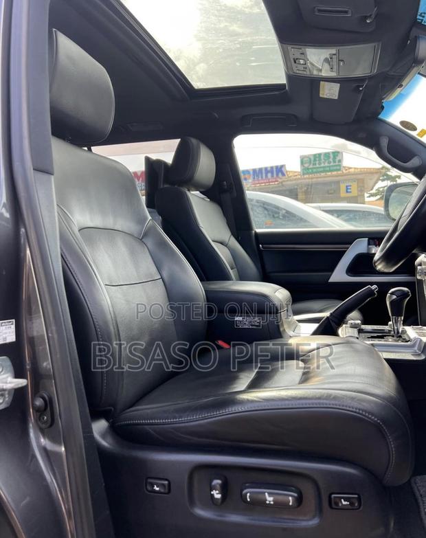 Toyota Land Cruiser 2018 Gray