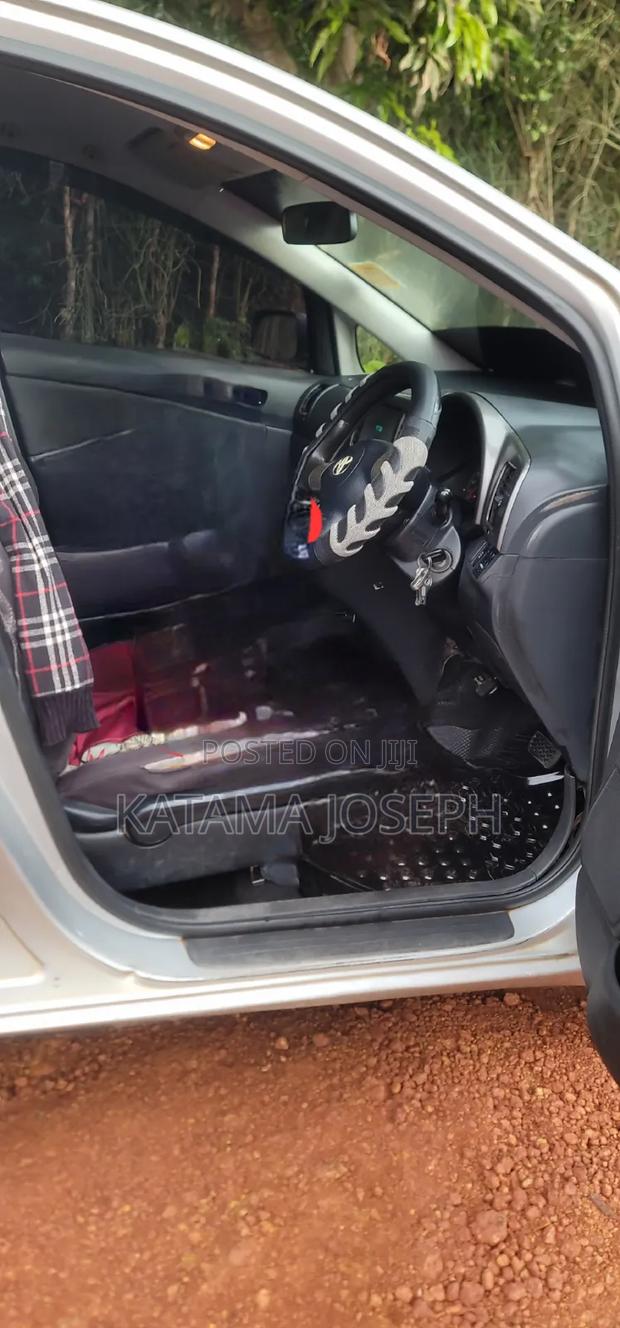 Toyota Wish 2007 Gray