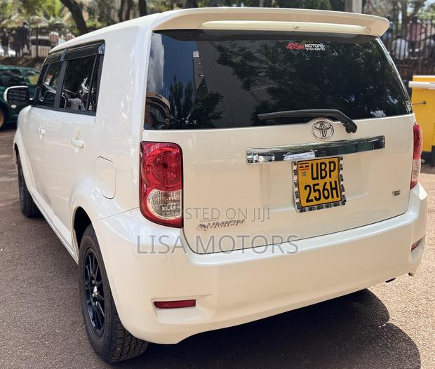 Toyota Corolla Rumion 2008 White