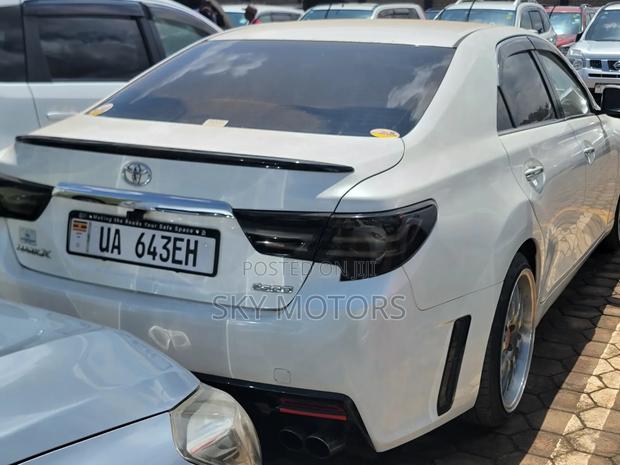 Toyota Mark X 2.5 AWD 2012 White