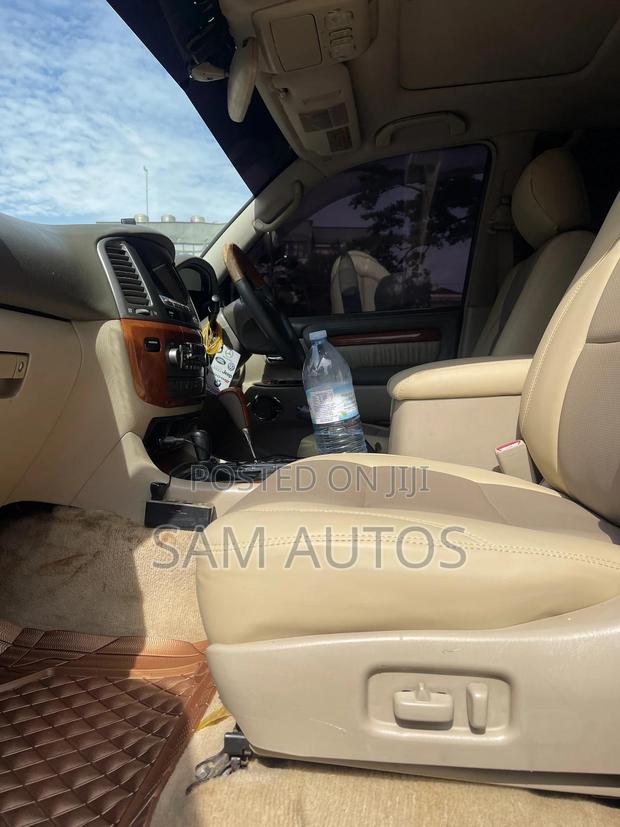 Toyota Land Cruiser Cygnus 4.7 2002 Gold