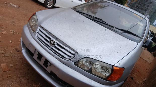 Toyota Ipsum 2000 Silver