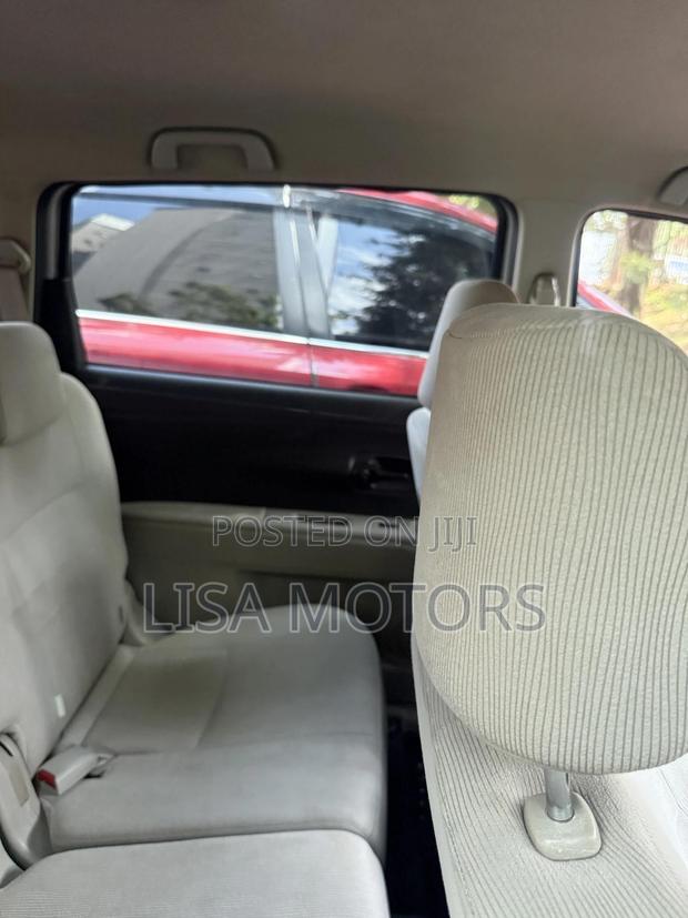 Toyota Passo Sette 1.5 FWD 2009 Silver