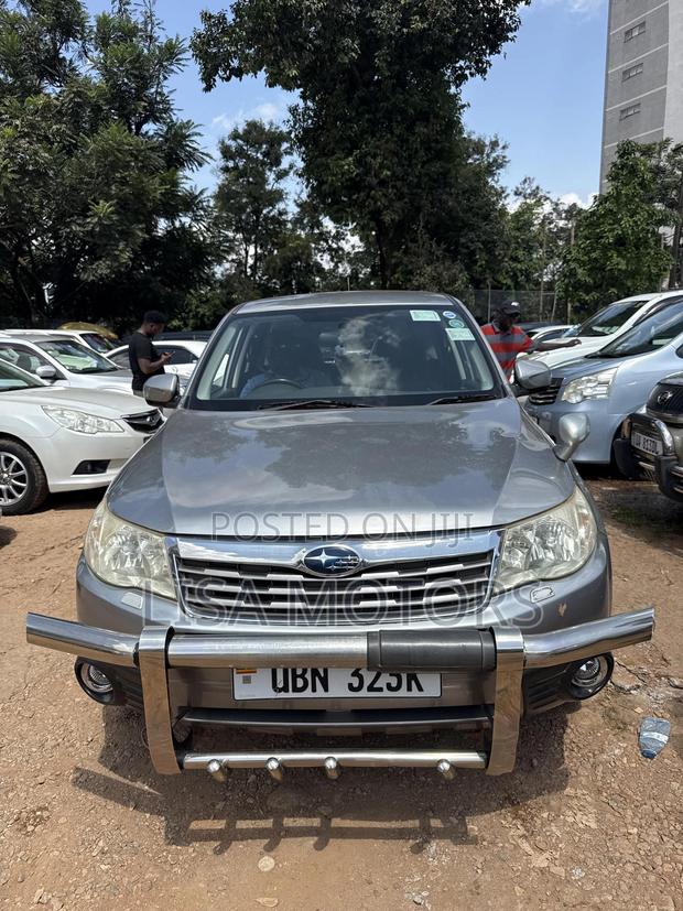 Subaru Forester 2010 Silver