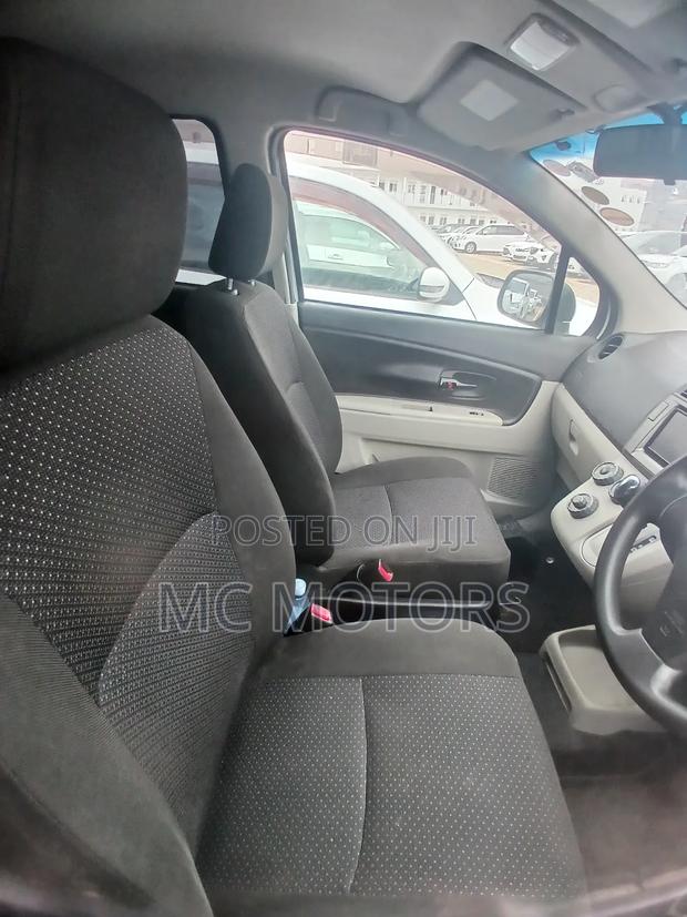 Toyota Passo Sette 1.5 AWD 2012 White