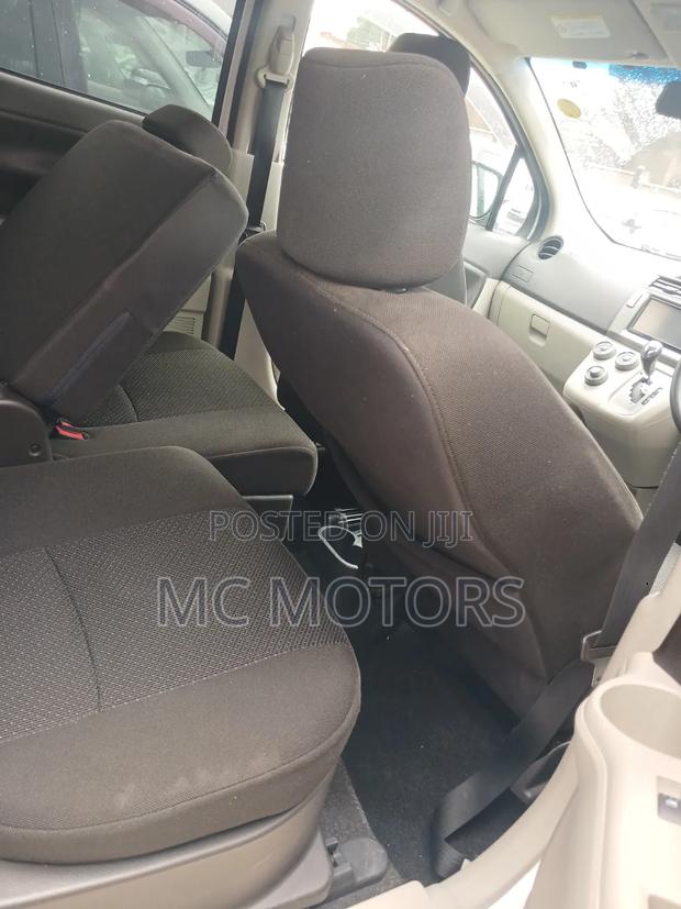 Toyota Passo Sette 1.5 AWD 2012 White