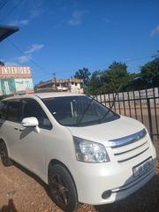Toyota Noah 2009 White for sale