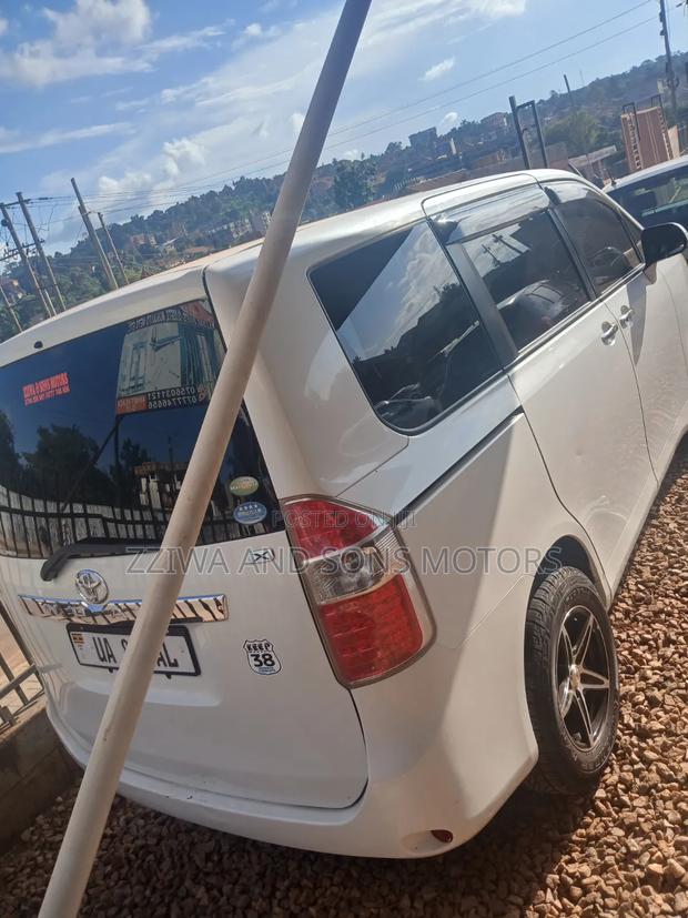 Toyota Noah 2009 White