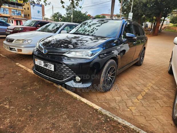 Toyota Corolla Fielder 1.5 Hybrid FWD 2018 Black
