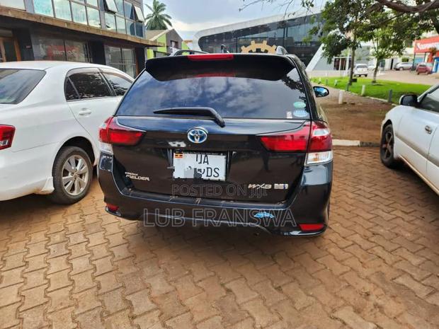 Toyota Corolla Fielder 1.5 Hybrid FWD 2018 Black