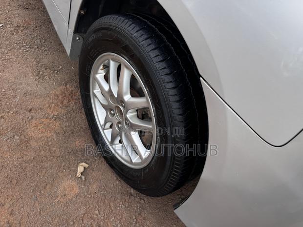 Toyota Noah 2009 Silver