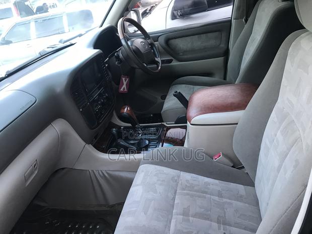 Toyota Land Cruiser 2006 White
