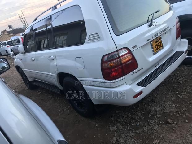 Toyota Land Cruiser 2006 White
