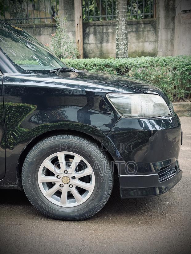 Toyota Corolla Rumion 2010 Black