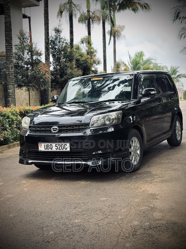 Toyota Corolla Rumion 2010 Black