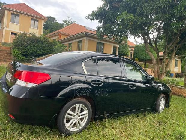 Subaru Legacy 2.5i 2011 Black