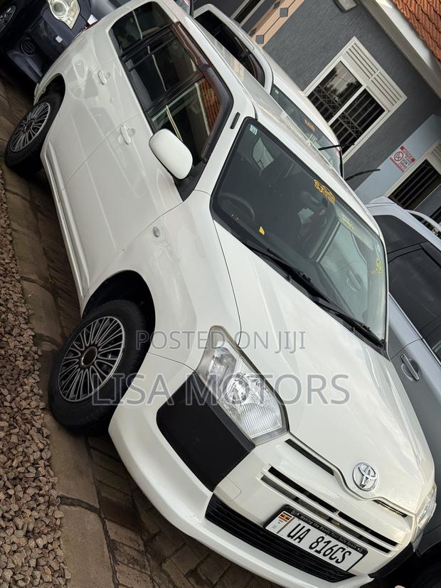 Toyota Probox 1.5 DX 4WD 2016 White