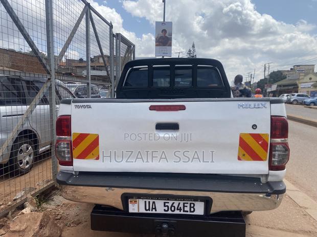 Toyota Hilux 2014 White